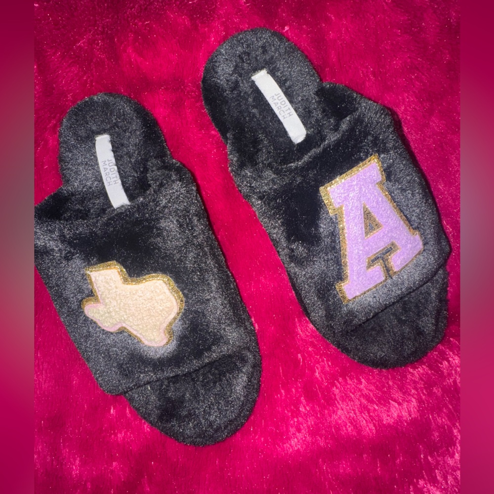 Judith March Black Fuzzy Slippers